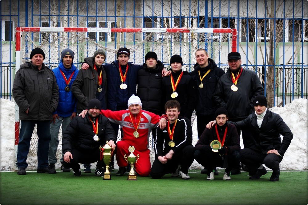 На 2-й - 3-й рассчитайсь - Лесобаза берёт бронзу.